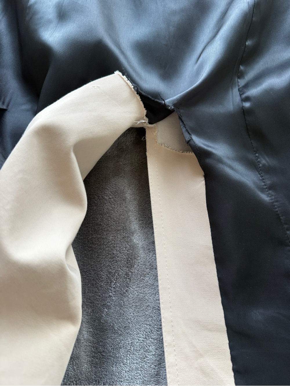 TRENCH LONDON Queen Classic Trench Coat (Stone/Black/Gold) - Picture 16 of 16